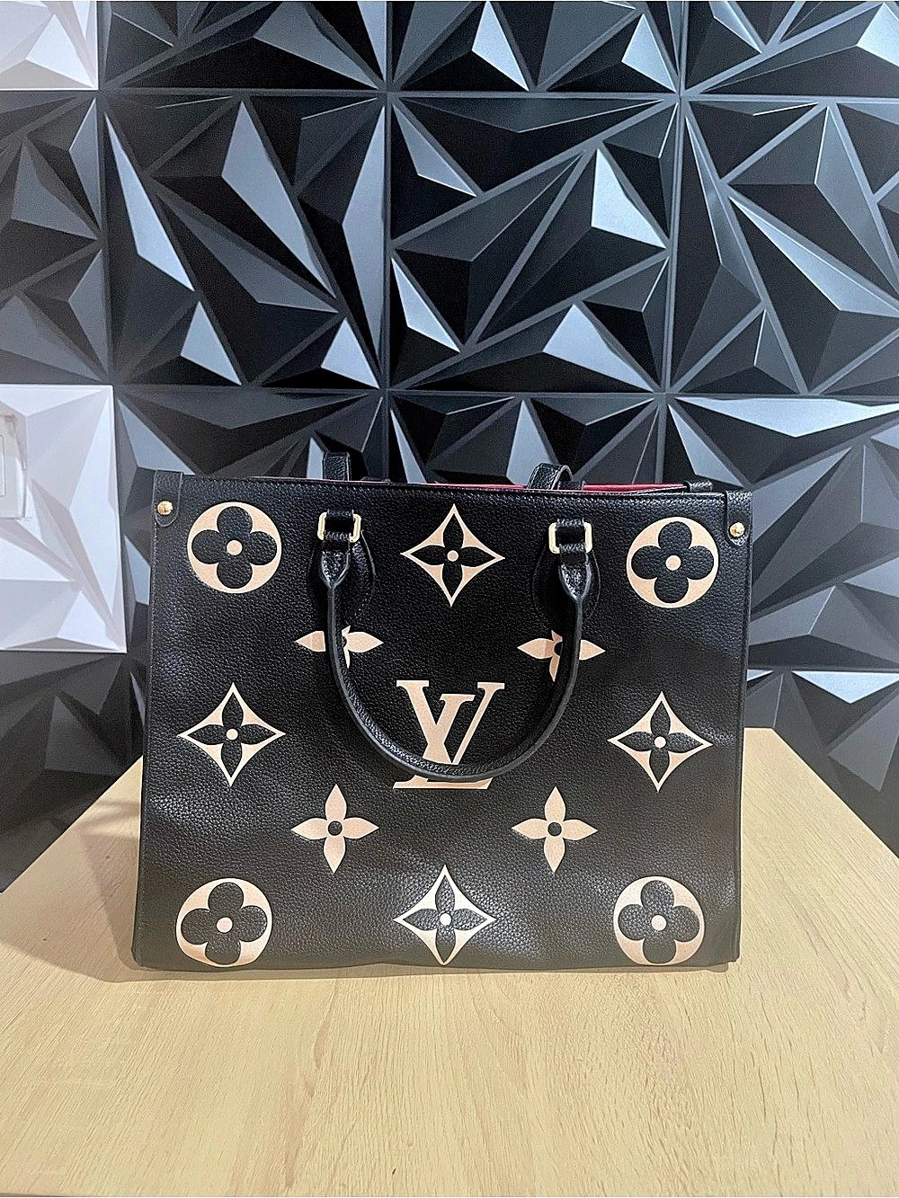 Louis Vuitton OnTheGo GM Black & Pink Tote